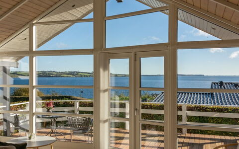 Nica - 100M from the Sea: Tag, Hus, Hjem, Sommerhus, Sidespor, Estate, Indkørsel, Garden Bygninger, Gård, Skur