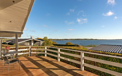 Nica - 100M from the Sea: Tag, Hus, Hjem, Sommerhus, Sidespor, Estate, Indkørsel, Garden Bygninger, Gård, Skur