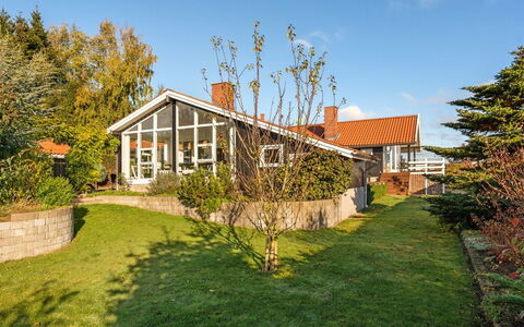 Nica - 100M from the Sea: Tag, Hus, Hjem, Sommerhus, Sidespor, Estate, Indkørsel, Garden Bygninger, Gård, Skur