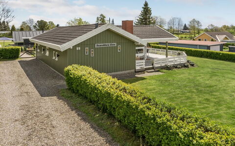 Guldborg - 400M to the Fjord: Tag, Hus, Land Lot, Hjem, Sommerhus, Estate, Garden Bygninger, Skygge, Bjælkehytte, Landscaping