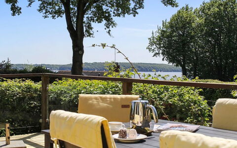 Engelke - 150M from the Sea: Boligområde, Tag, Forstad, Indkørsel, Estate, Skorsten