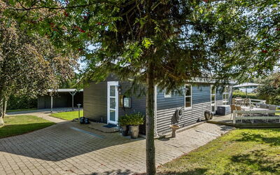 Leandra - 600M from the Sea