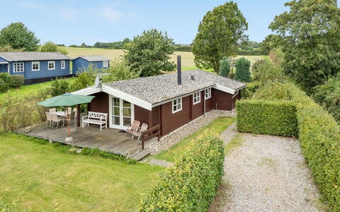 Gudmunde - 200M from the Sea: Møbel, Indretning, Gulvbelægning, Træ, Etage, Loft, Trægulve, Stol, Bord, Belysning