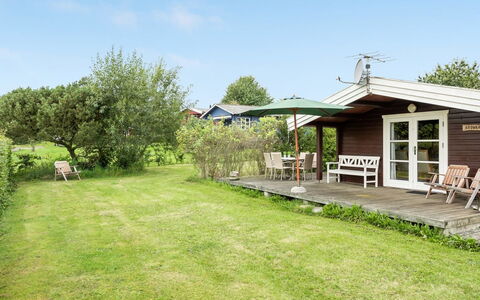 Gudmunde - 200M from the Sea: Møbel, Indretning, Gulvbelægning, Træ, Etage, Loft, Trægulve, Stol, Bord, Belysning
