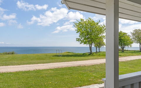 Anastacia - 75M from the Sea: Hus, Hjem, Tag, Boligområde, Sommerhus, Estate, Stuehus, Lawn, Landscaping, Sidespor