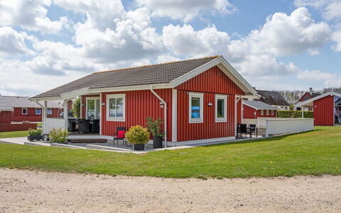 Anastacia - 75M from the Sea: Græs, Hus, Tag, Sommerhus, Hjem, Busk, Stuehus, Land Lot, Landdistrikt