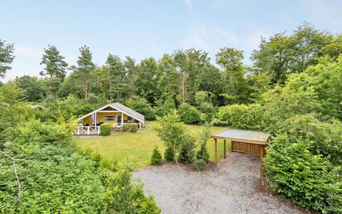 Hannelise - 30Km from the Sea: Hjem, Sommerhus, Veranda, Hårdttræ, Sidespor, Dæk, Skygge, Planke, Estate, Garden Bygninger
