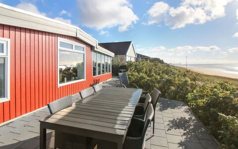 Erno - 20M from the Sea: Tag, Hus, Hjem, Sommerhus, Dør, Sidespor, Dæk, Veranda, Planke, Hårdttræ