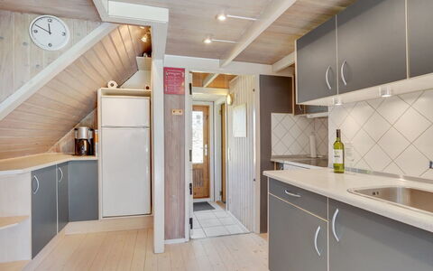 Ødke - 3.5Km from the Sea: Gulvbelægning, Træ, Indretning, Loft, Køkken, Etage, Countertop, Større Bandage, Værelse, Belysning