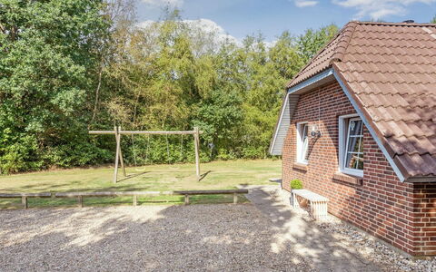 Friederk - 12Km from the Sea: Sommerhus, Hus, Tag, Hjem, Landdistrikt, Have, Stuehus, Lawn, Estate, Backyard