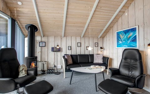 Tecla - 12Km from the Sea: Møbel, Indretning, Loft, Hjem, Stue, Lysarmatur, Værelse, Stol, Couch, Loft