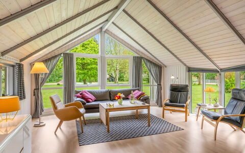 Torben - 10Km from the Sea: Loft, Indretning, Stol, Stue, Couch, Stueplante, Design, Hårdttræ, Trægulve