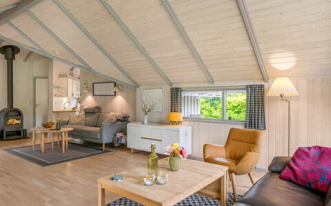 Torben - 10Km from the Sea: Indretning, Møbel, Gulvbelægning, Træ, Loft, Etage, Couch, Værelse, Stue, Trægulve