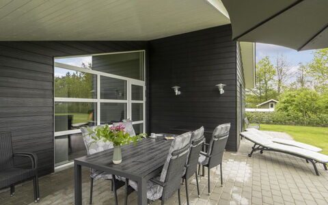 Gardi - 14Km from the Sea: Græs, Hus, Tag, Hjem, Sommerhus, Busk, Land Lot, Landdistrikt, Stuehus, Bunddække