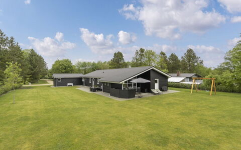 Gardi - 14Km from the Sea: Græs, Hus, Tag, Hjem, Sommerhus, Busk, Land Lot, Landdistrikt, Stuehus, Bunddække