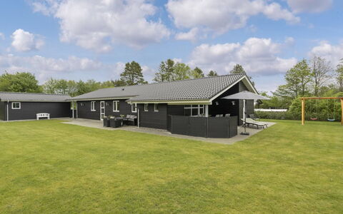 Gardi - 14Km from the Sea: Græs, Hus, Tag, Hjem, Sommerhus, Busk, Land Lot, Landdistrikt, Stuehus, Bunddække