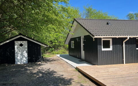 Tyki - 12Km from the Sea: Træ, Sommerhus, Hårdttræ, Planke, Bejdse, Garden Bygninger, Design, Gård, Bjælkehytte, Backyard
