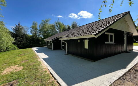 Tyki - 12Km from the Sea: Træ, Sommerhus, Hårdttræ, Planke, Bejdse, Garden Bygninger, Design, Gård, Bjælkehytte, Backyard