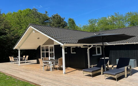 Tyki - 12Km from the Sea: Sommerhus, Skygge, Udendørs Møbler, Veranda, Gård, Dæk, Udendørs Struktur, Garden Bygninger, Markise, Sidespor