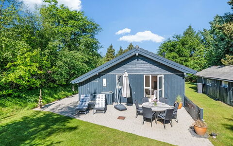 Elevine - 300M to the Fjord: Bunddække, Sommerhus, Have, Estate, Landscaping, Lawn, Gård, Hårdttræ, Garden Bygninger, Backyard