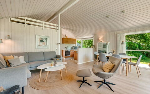 Elevine - 300M to the Fjord: Træ, Gulvbelægning, Indretning, Loft, Etage, Trægulve, Hjem, Hårdttræ, Stue, Køkken & Spisebord
