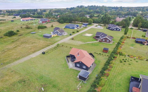 Arnger - 300M to the Fjord: Træ, Tag, Arkitektur, Hjem, Hus, Sommerhus, Sidespor, Hårdttræ, Hældning, Estate