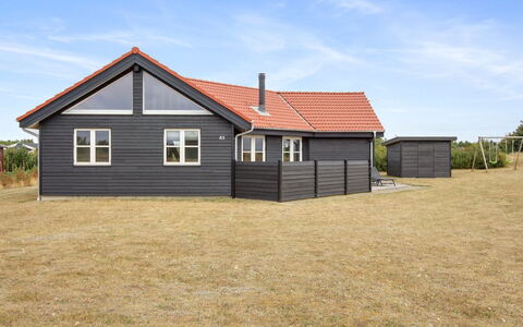 Arnger - 300M to the Fjord: Træ, Tag, Arkitektur, Hjem, Hus, Sommerhus, Sidespor, Hårdttræ, Hældning, Estate
