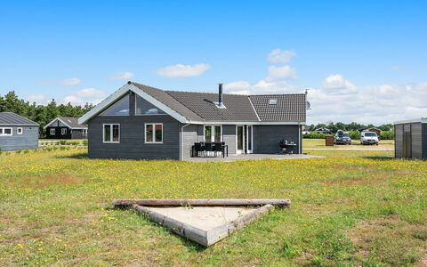 Karmen - 300M to the Fjord: Hus, Tag, Hjem, Sommerhus, Skur, Garden Bygninger, Sidespor, Gård, Bjælkehytte, Hytte