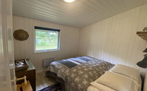 Ottilie - 350M to the Fjord: Træ, Soveværelse, Gulvbelægning, Etage, Seng, Sengetøj, Sengetøj, Loft, Indretning, Bed Frame