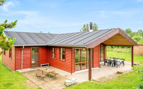 Silvia - 300M to the Fjord: Tag, Skur, Sommerhus, Garden Bygninger, Sidespor, Hårdttræ