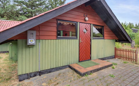 Ingwin - 250M to the Fjord: Træ, Sidespor, Tag, Dør, Hjem, Sommerhus, Hårdttræ, Skur, Bejdse, Garden Bygninger