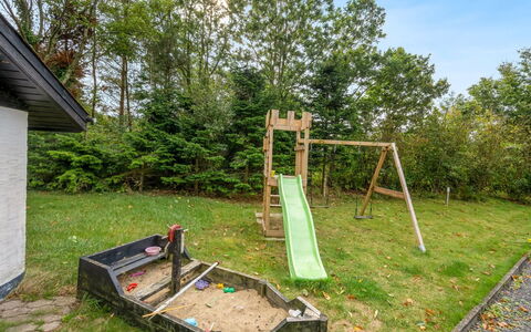 Naumka - 200M to the Fjord: Legetøjsrutsjebane, Legepladsudstyr, Have, Chute, Hældning, Backyard, Landscaping, Legeplads, Parkere, Lawn