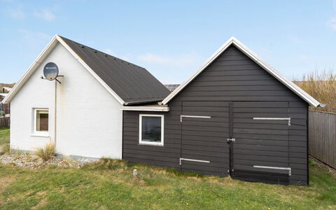 Fransiska - from the Sea: Møbel, Indretning, Gulvbelægning, Træ, Etage, Loft, Trægulve, Stol, Bord, Belysning