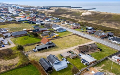 Fransiska - from the Sea: Møbel, Indretning, Gulvbelægning, Træ, Etage, Loft, Trægulve, Stol, Bord, Belysning