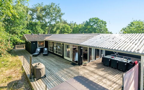 Epke - 250M from the Sea: Hjem, Sommerhus, Veranda, Sidespor, Stuehus, Udendørs Struktur