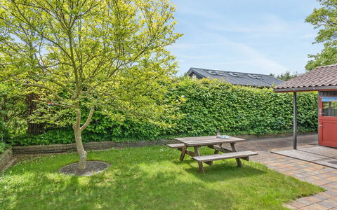 Agnita - 300M from the Sea: Busk, Have, Skygge, Lawn, Gård, Landscaping, Backyard, Parkere, Walkway, Home Fencing