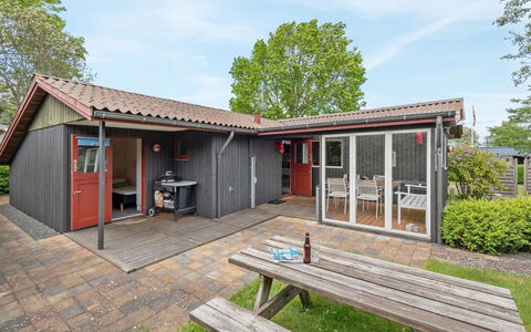 Agnita - 300M from the Sea: Træ, Sommerhus, Hårdttræ, Planke, Bejdse, Garden Bygninger, Design, Gård, Bjælkehytte, Backyard