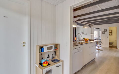 Hariette: Træ, Gulvbelægning, Indretning, Loft, Etage, Køkken, Countertop, Større Bandage, Møbel, Værelse