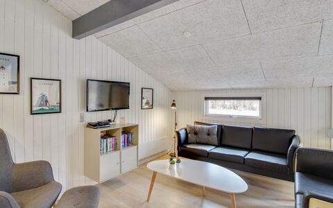 Hariette: Loft, Træ, Indretning, Gulvbelægning, Etage, Værelse, Lysarmatur, Stue, Trægulve, Hårdttræ