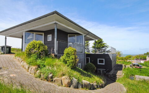 Ginny - 300M to the Fjord: Himmel, Græs, Hus, Tag, Busk, Hjem, Sommerhus, Land Lot, Plantesamfund