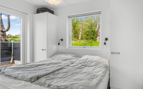 Elso - 600M to the Fjord: Træ, Soveværelse, Seng, Loft, Indretning, Hjem, Sengetøj, Sengetøj, Bed Frame, Værelse