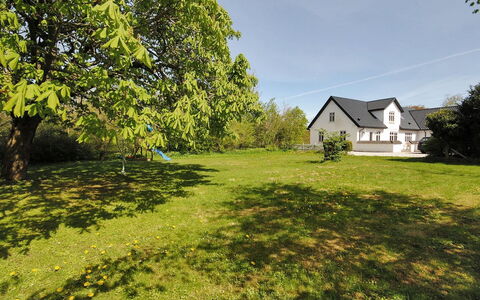 Sophia - 8Km from the Sea: Afdeling, Hjem, Almindeligt, Landdistrikt, Sommerhus, Lawn, Have, Estate, Sollys, Kvist