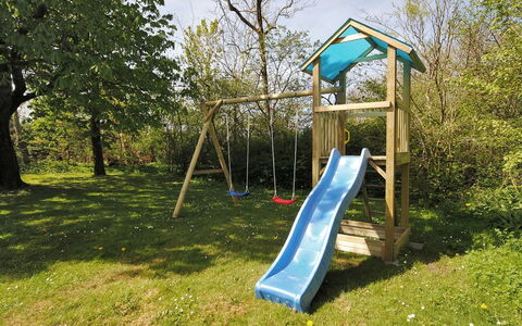 Sophia - 8Km from the Sea: Legetøjsrutsjebane, Legepladsudstyr, Chute, Have, Landscaping, Parkere, Backyard, Legeplads