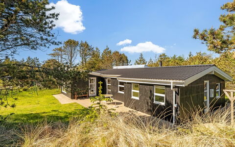 Eroll - 1.8Km from the Sea: Hjem, Sommerhus, Estate, Stuehus, Garden Bygninger, Sidespor, Have, Landscaping, Design, Gård