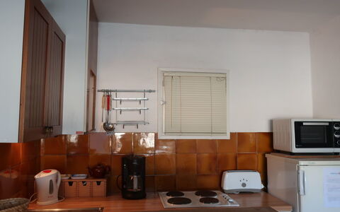 Les Voiliers: Værelse, Ejendom, Møbel, Indretning, Bygning, Hus, Cabinetry, Køkken, Loft, Etage