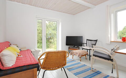 Margrethe - 1.1Km from the Sea: Tag, Hjem, Hus, Sidespor, Sommerhus, Kompositmateriale, Dør, Skydevindue, Estate, Skorsten