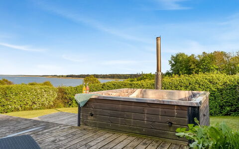 Peetu - 200M to the Fjord: Kompositmateriale, Dæk, Hårdttræ, Svømmepøl, Bejdse, Skygge, Jacuzzi, Badekar, Design