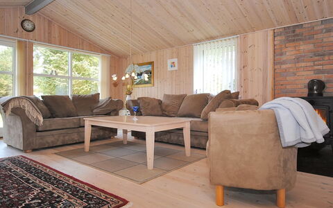 Tuomas - 200M to the Fjord: Møbel, Gulvbelægning, Træ, Couch, Indretning, Etage, Stue, Loft, Værelse