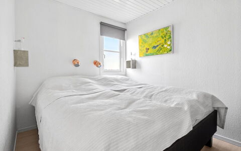 Hermanda - 100M to the Fjord: Væg, Soveværelse, Seng, Sengetøj, Sengetøj, Loft, Etage, Gulvbelægning, Indretning, Bed Frame