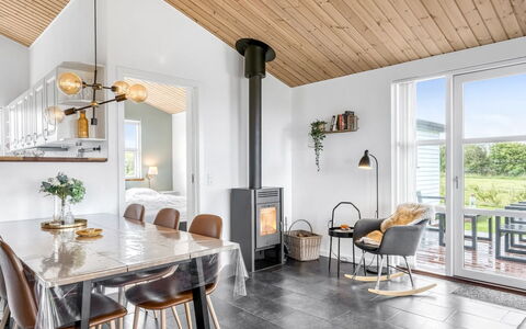 Selke - 300M to the Fjord: Lejlighed, Skygge, Altan, Stol, Hegn, Udendørs Møbler, Aluminium, Kunstgræs